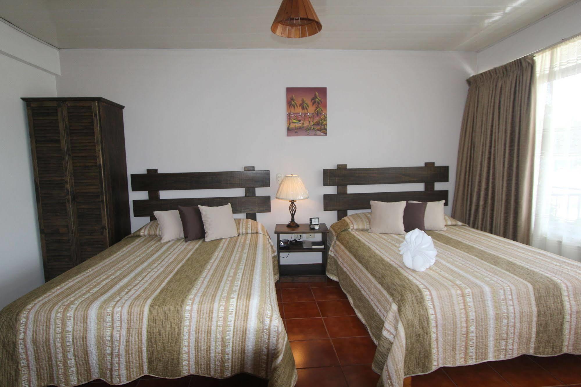 Hotel Arenal By Regina La Fortuna Bagian luar foto