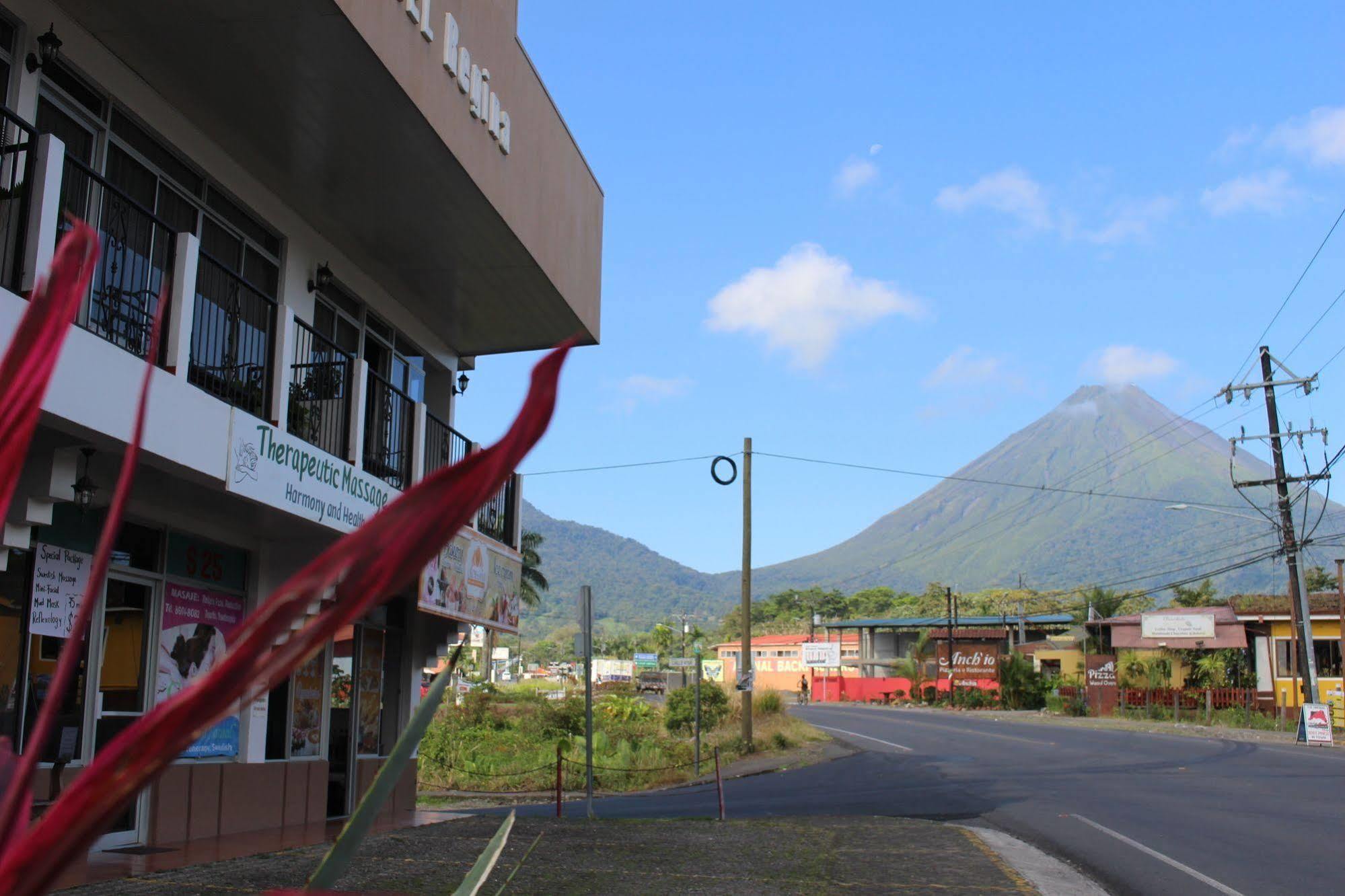 Hotel Arenal By Regina La Fortuna Bagian luar foto